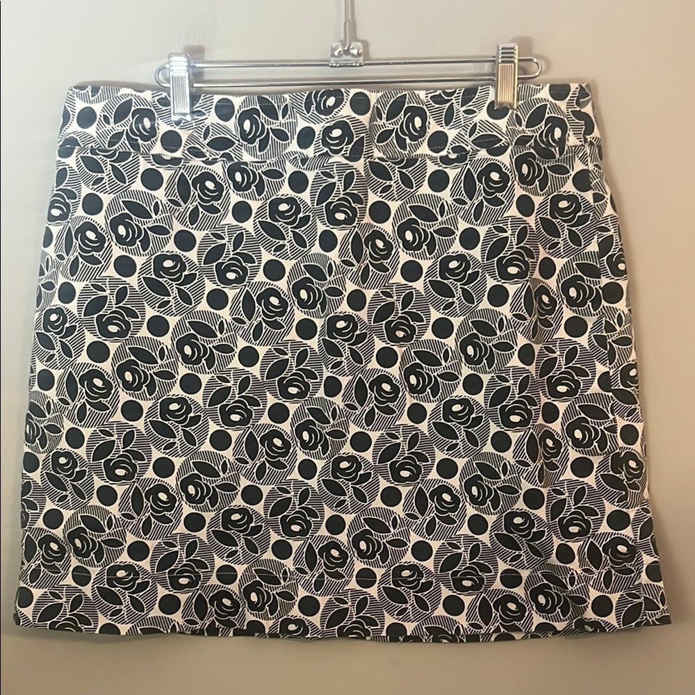 LOFT Stretch Floral White with Black Rose Print Seamed Mini Skirt Size 12